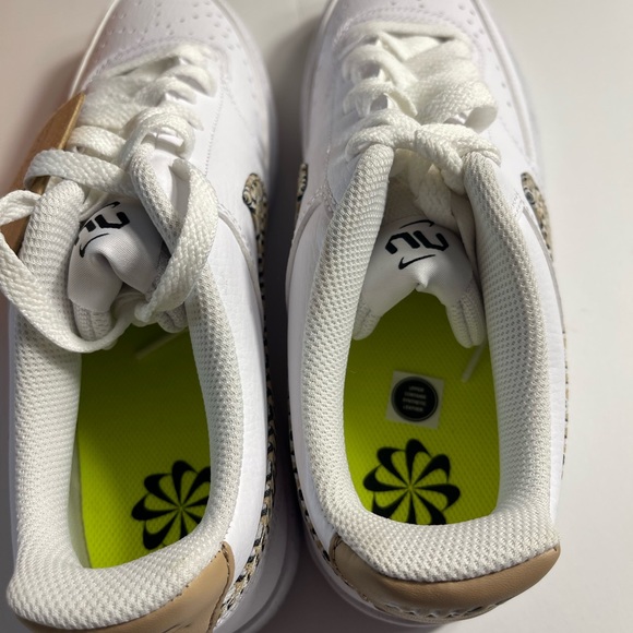 Nike Women’s Court Vision Low Next Nature x Nike United United in Victory - Picture 10 of 15